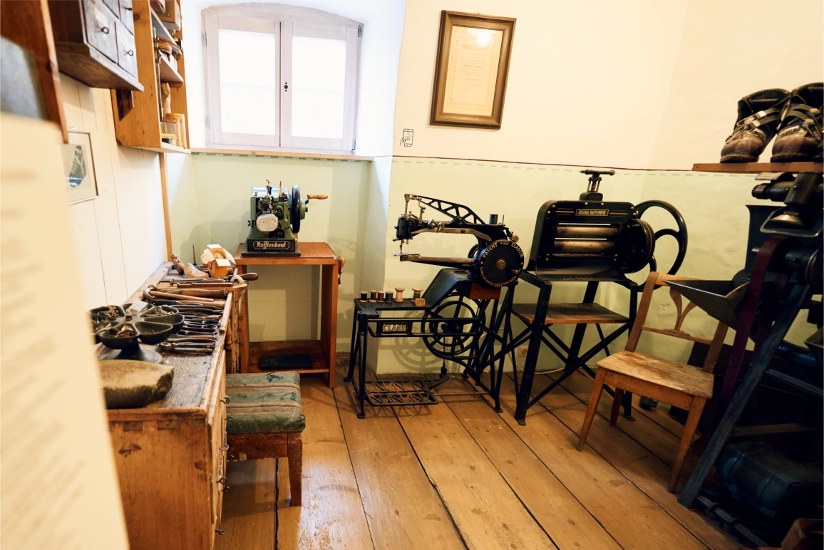 Schuhwerkstatt Museum Hofmühle Schuhwerkstatt aus dem 19. Jahrhundert